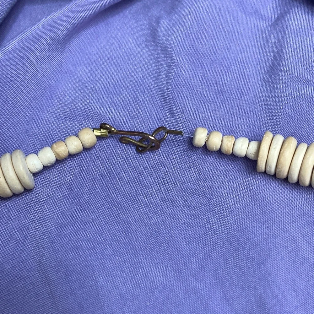Vtg Boho Artsy Wood Bead and Disk Necklace + Earrings Set (80’s) - Picture 6 of 7